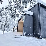Yllaes Nietos & 2 Tickets Lodge *