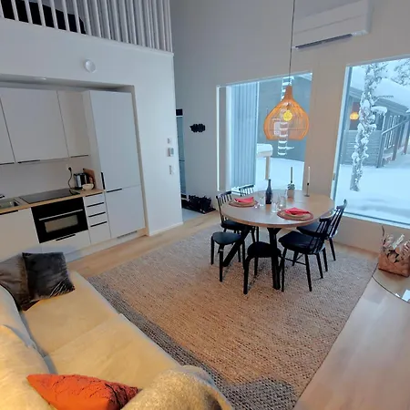 Yllaes Nietos & 2 Tickets *