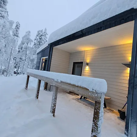 Yllaes Nietos & 2 Tickets 롯지