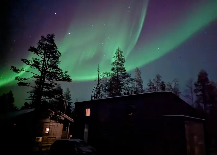 Yllaes Nietos & 2 Tickets